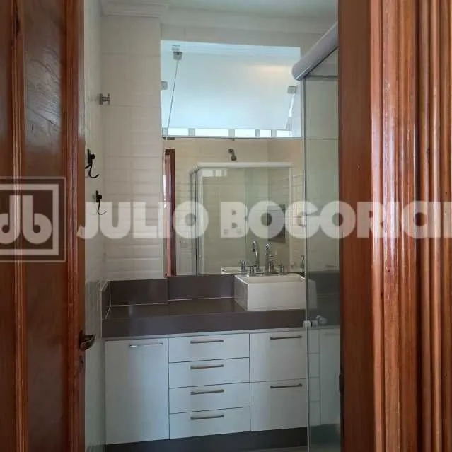 Floor-to-ceiling windows in a 2-bedroom apartment, 80 m² — photo 20