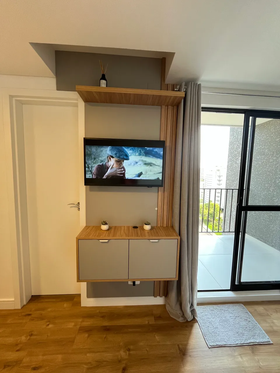 Furnished studio, 24 m², with wood or laminate floors — photo 6