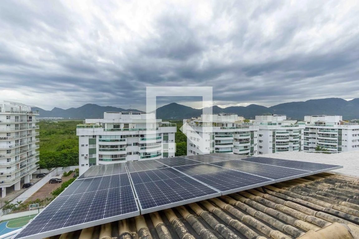 Rental apartment with 4 bedrooms and a glassed-in balcony — photo 52