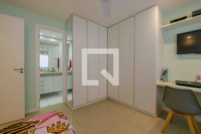Furnished 3-bedroom apartment with 264 m² — photo 29