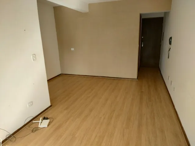 Дерев'яна підлога або ламінат та 1 спальня: квартира 35 м² — photo 7