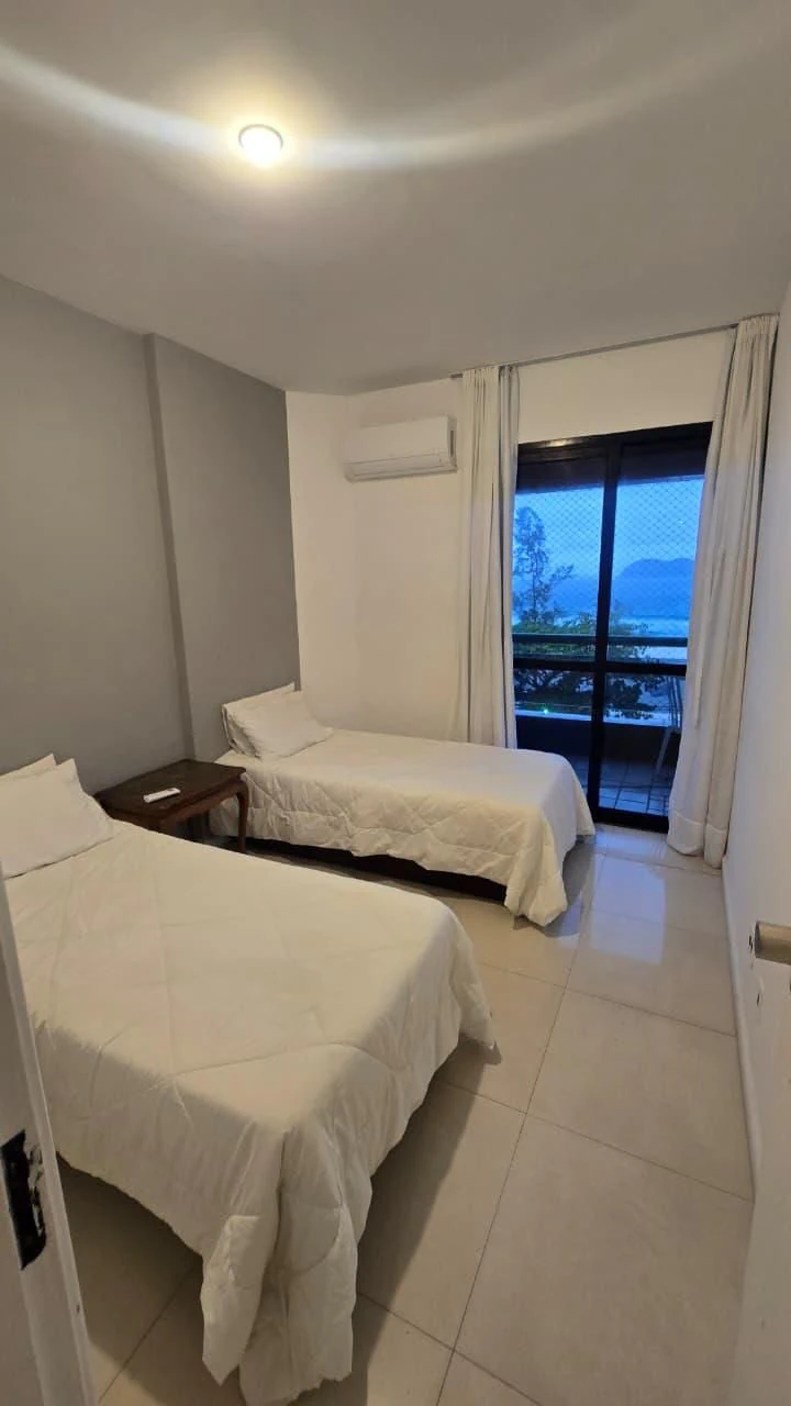 4-bedroom apartment in a building with a sauna — photo 6