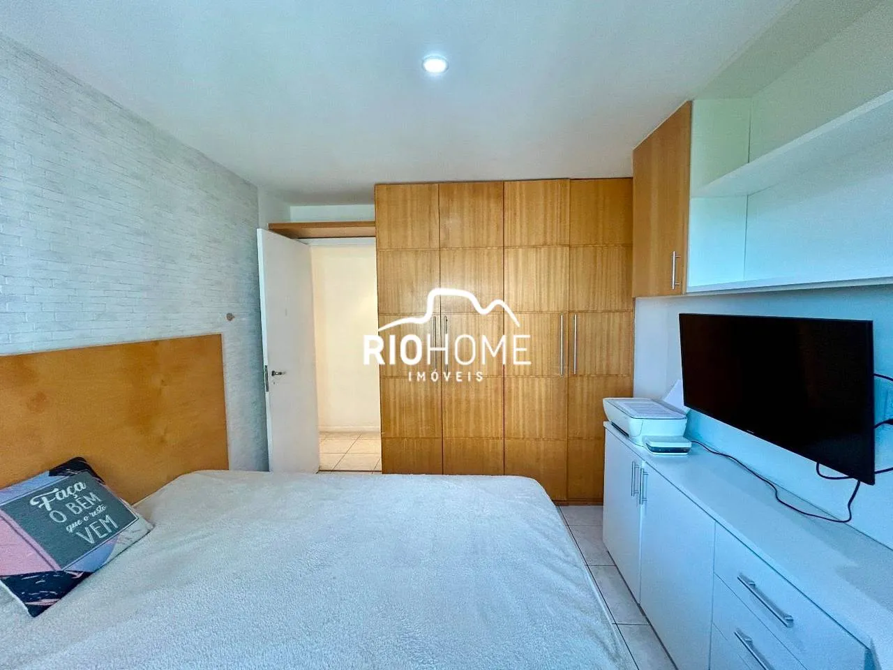 4-bedroom apartment with a water view in Rio de Janeiro — photo 21