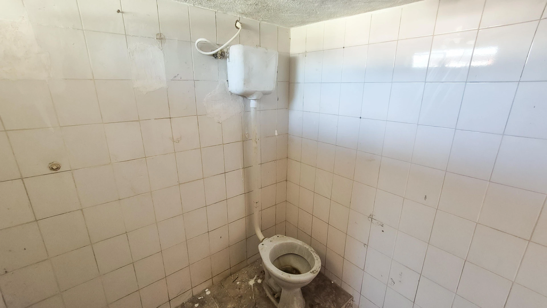 House with 2 bedrooms and a washing machine — photo 24