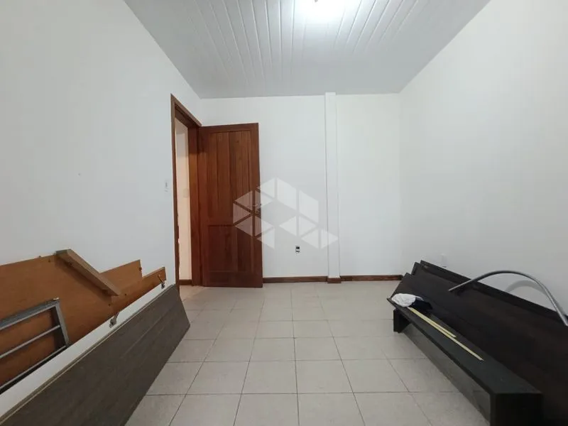 Furnished 360 m² house with 3 bedrooms and 6 parking spaces — photo 28