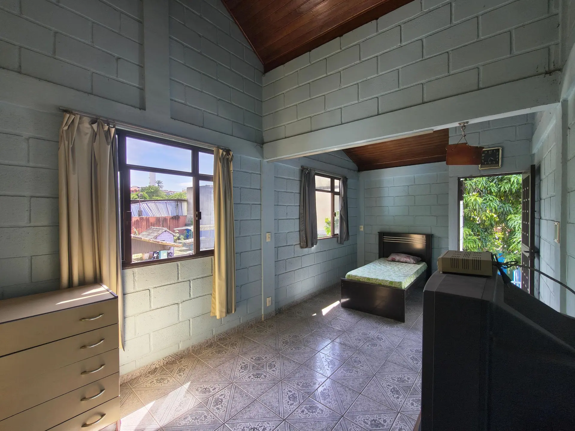 Casa sem mobília com 1 quarto e varanda com pia — photo 7