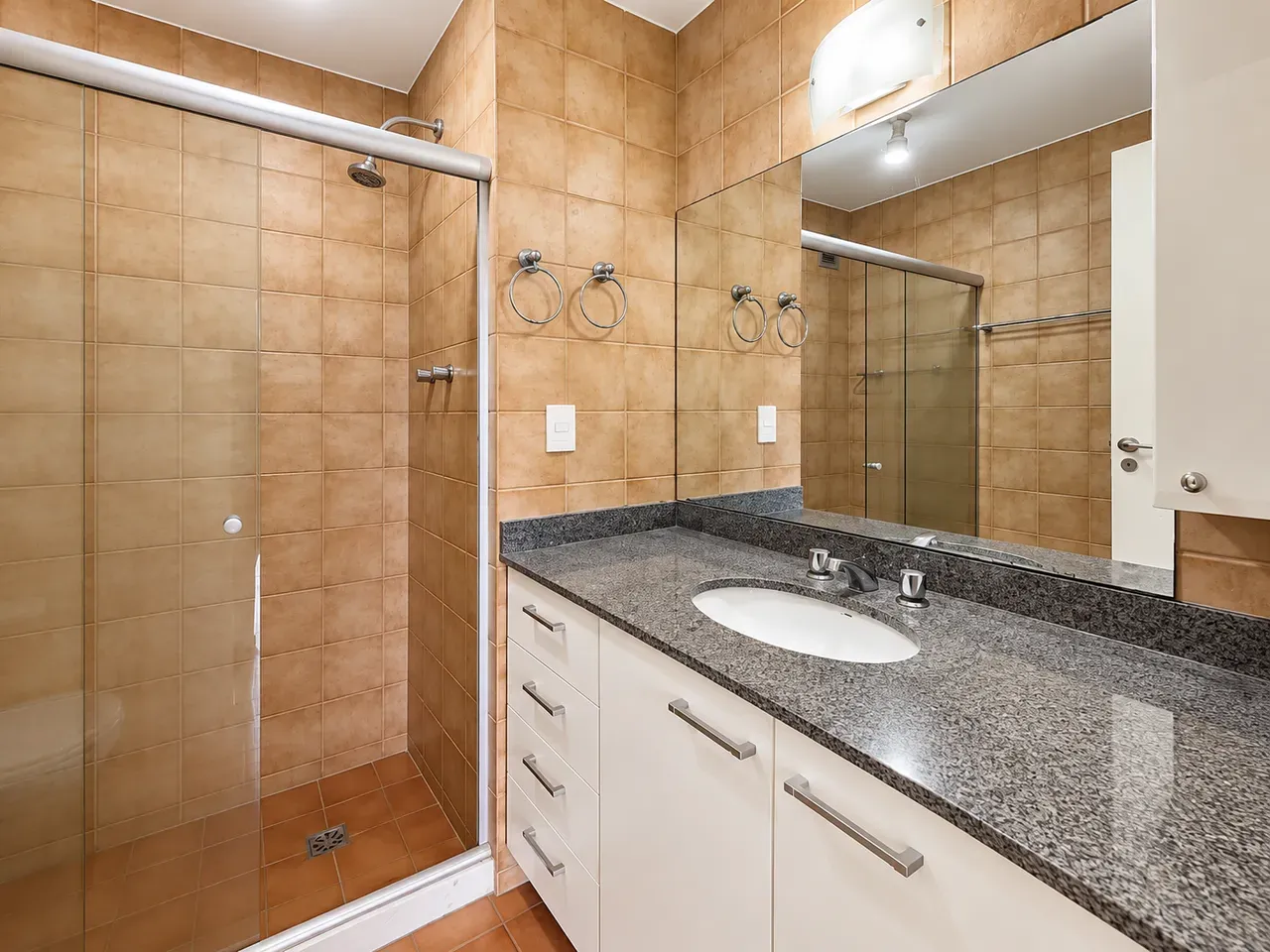 Apartamento de 3 quartos com closet — photo 24