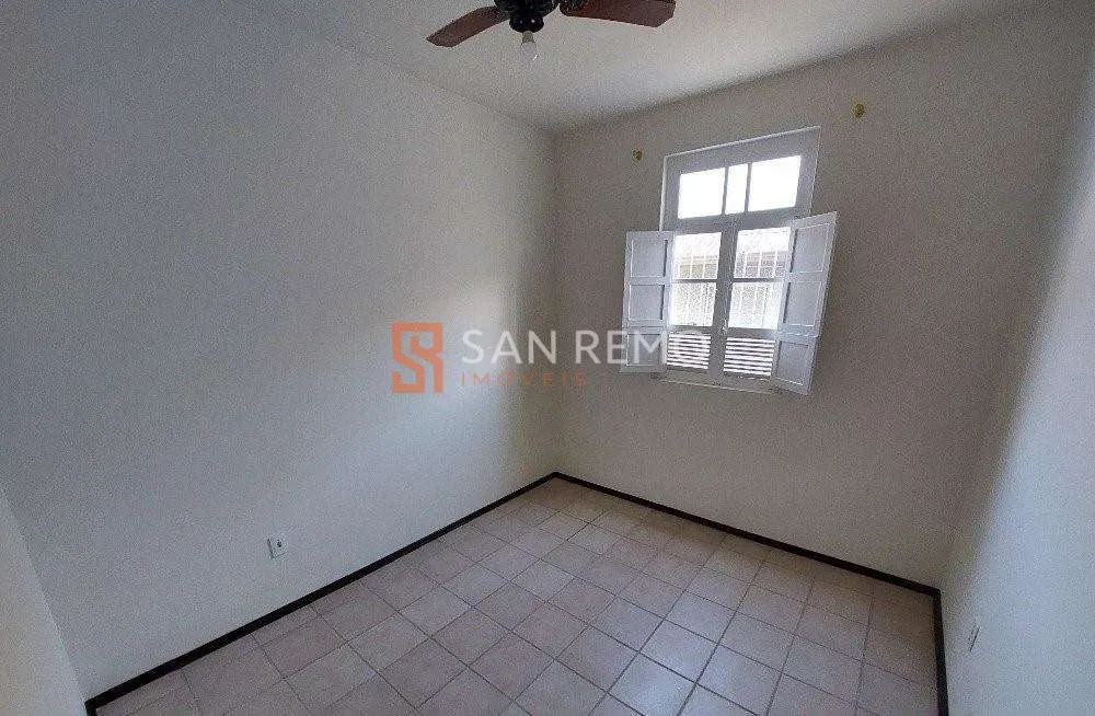 200 m² house with a fireplace and a grill on the balcony — photo 16