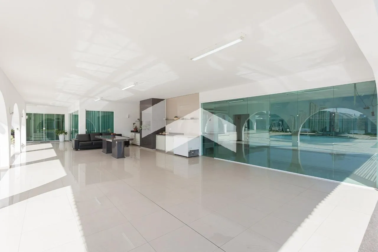 Будинок на 4 спальні з 6 місцями та 568 м² — photo 39