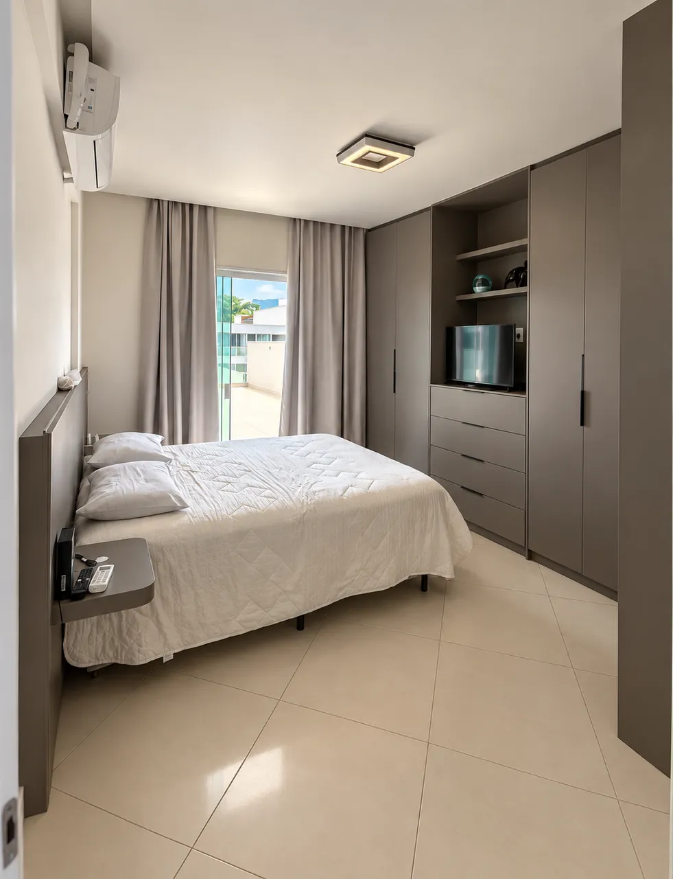5-bedroom house with a bathtub in Rio de Janeiro — photo 5