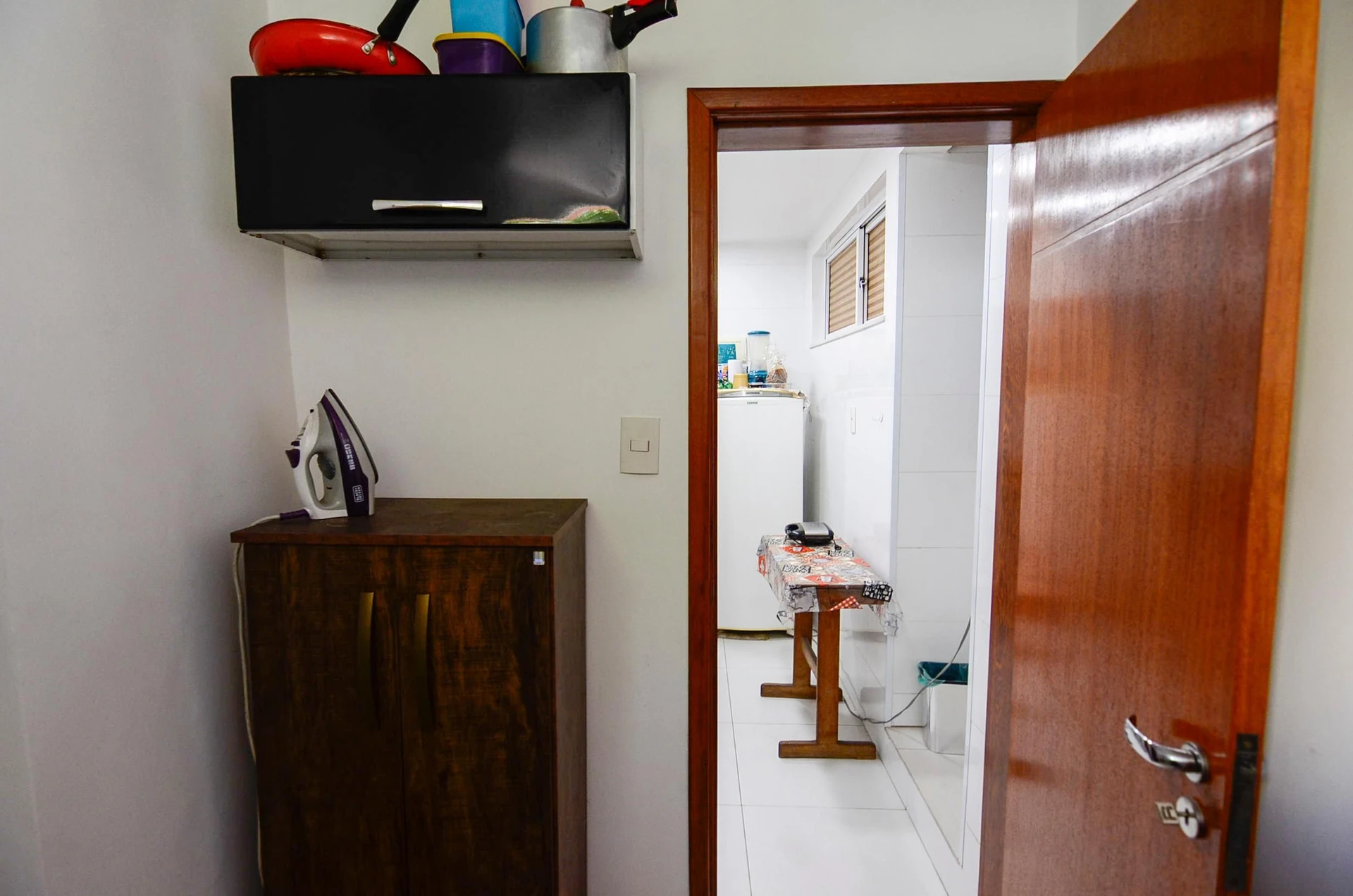 Furnished 1-bedroom apartment with en-suite and 1 parking spot — photo 27