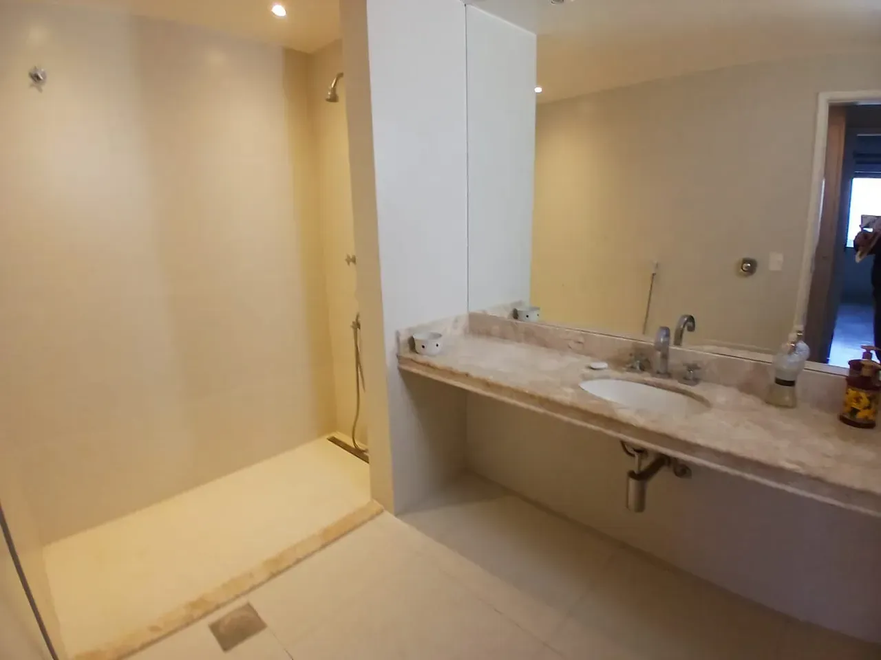 Apartment with balcony, 3 bedrooms and 3 bathrooms — photo 18