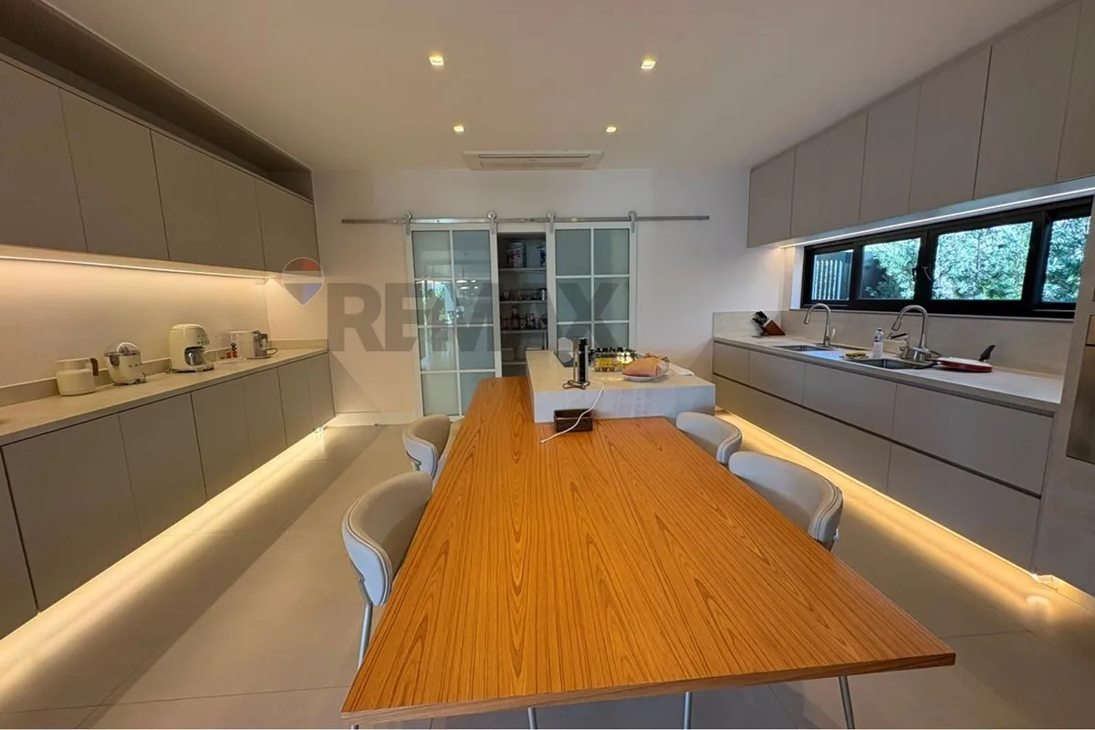 Furnished house with 5 en-suite bedrooms and private BBQ — photo 20