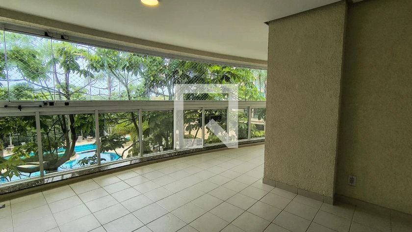 Apartment, 122 m², with a glass-enclosed balcony