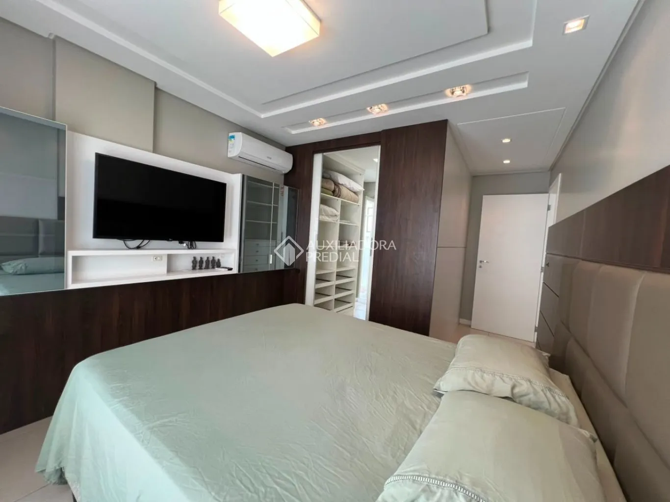 Apartamento amueblado de 2 dormitorios y cocina abierta — photo 17
