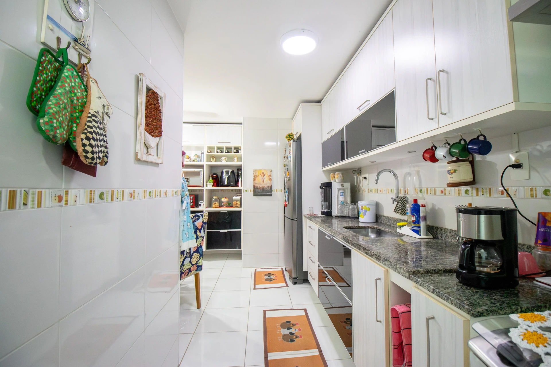 4-bedroom apartment with a balcony and 1 suite — photo 50
