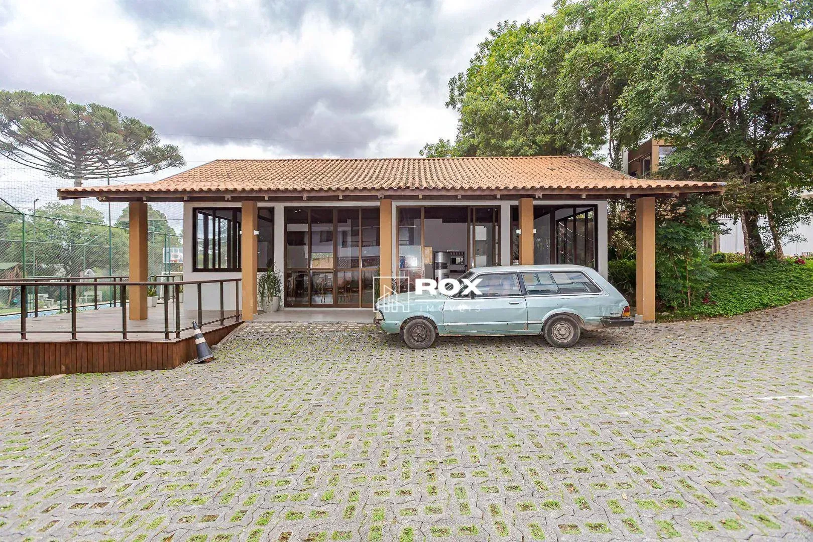 Unfurnished 598 m² house with 6 parking spaces — photo 58