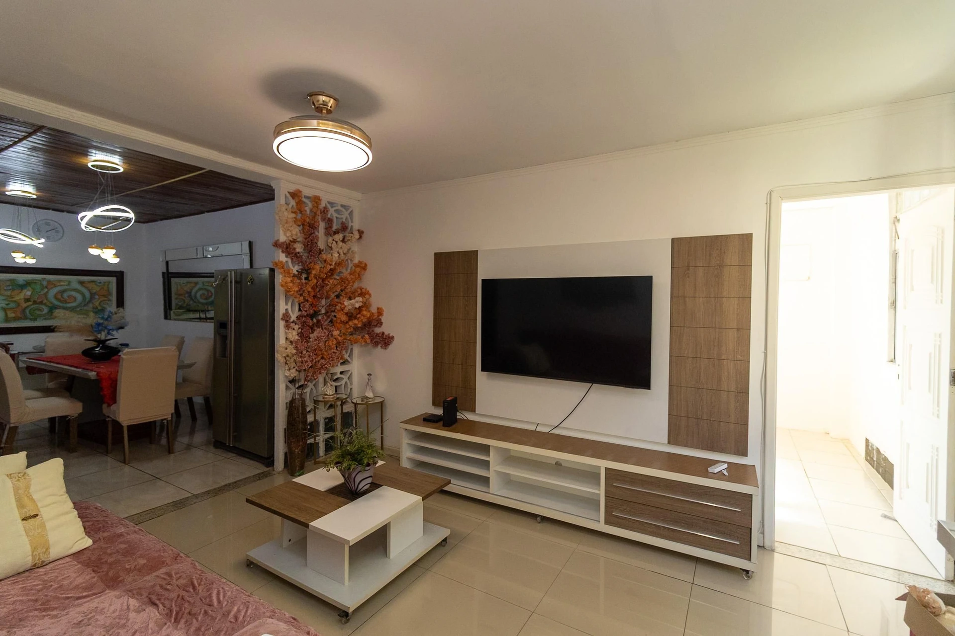Furnished 4-bedroom apartment with balcony and desk area — photo 9