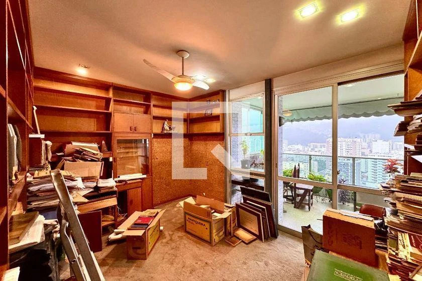 Furnished apartment, 180 m², with a glass-enclosed balcony — photo 44