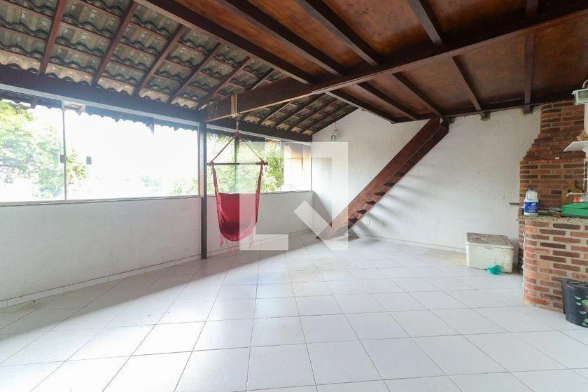 Balcony with a grill in a 2-bedroom house, 125 m² — photo 21