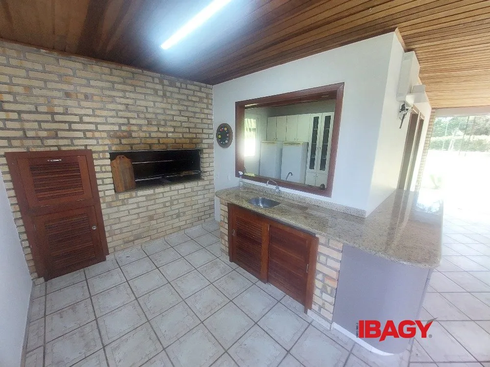Furnished house with 5 bedrooms on 5200 m² — photo 2