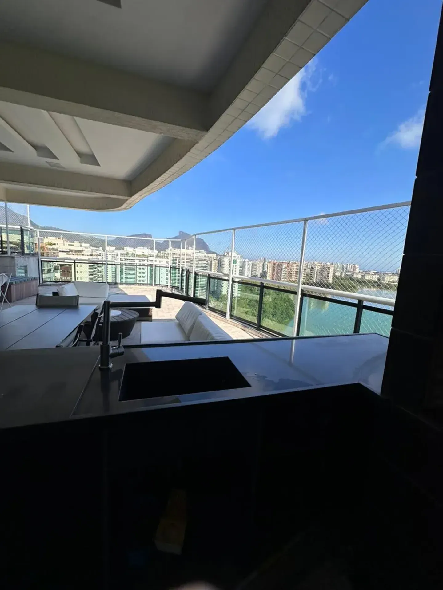 Apartment with balcony and built-in grill — photo 6