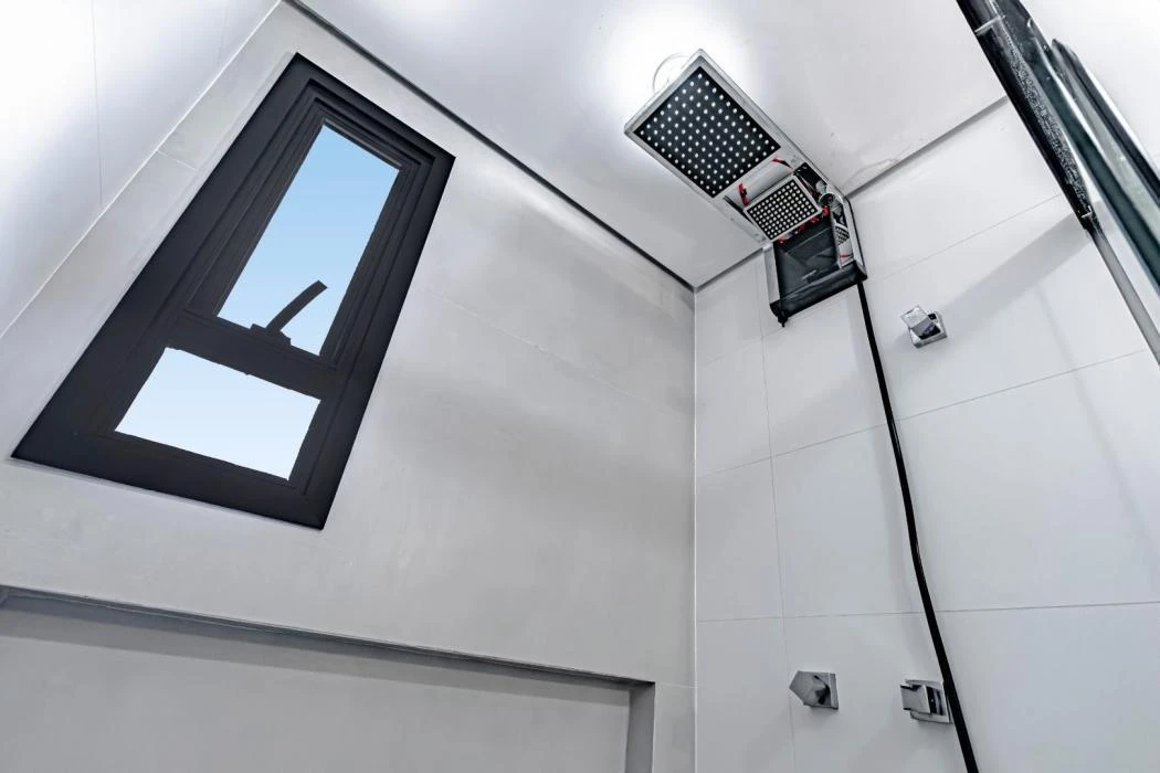 Пральна машина та 2 спальні: квартира 55 м² — photo 40