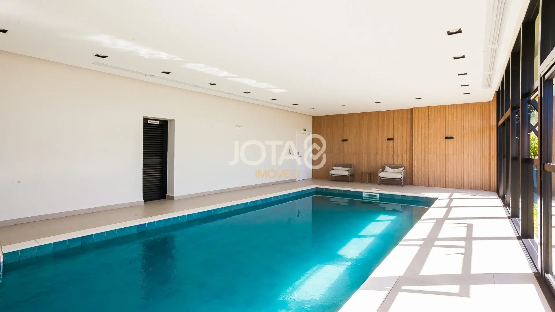 Furnished 220 m² apartment with 3 en-suite bedrooms — photo 35