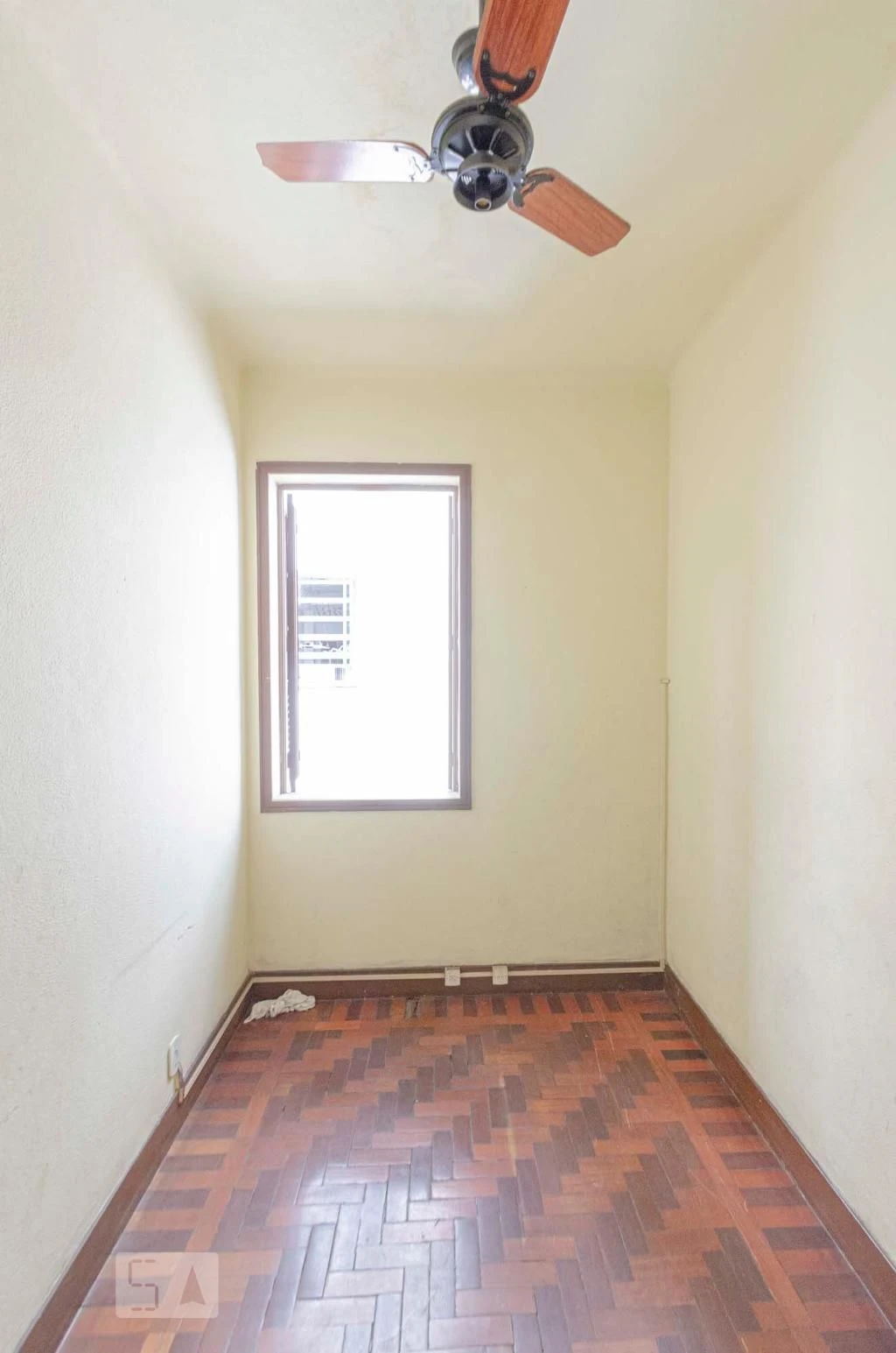 Unfurnished house with 6 bedrooms and private garden — photo 19