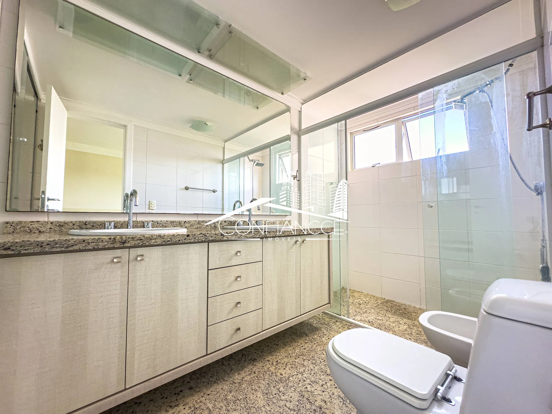 4-suite penthouse with 256 m² and 3 parking spots — photo 41
