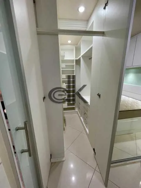Furnished apartment, 98 m², with a glass-enclosed balcony — photo 9