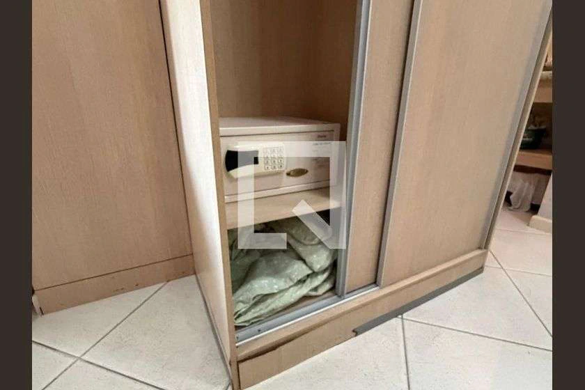 Студия 37 м² с балконом и компактной кухней — photo 21