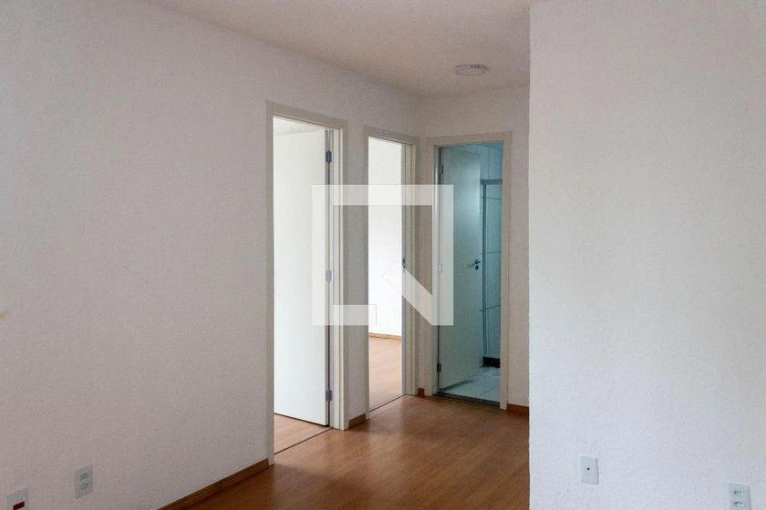 Apartamento de 2 quartos com piso de madeira ou laminado — photo 27