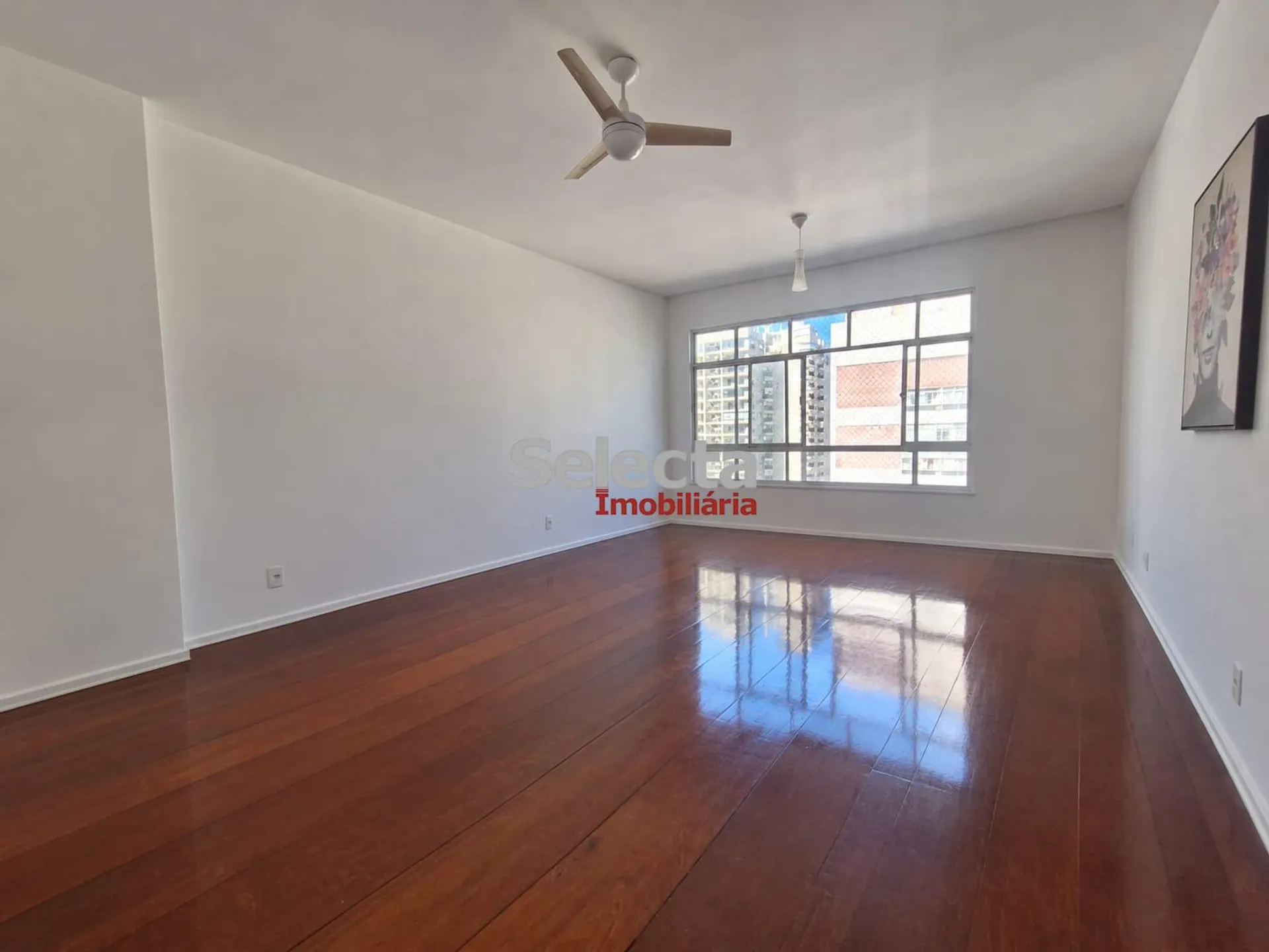 140 m² apartment with 3 bedrooms and 1 parking spot