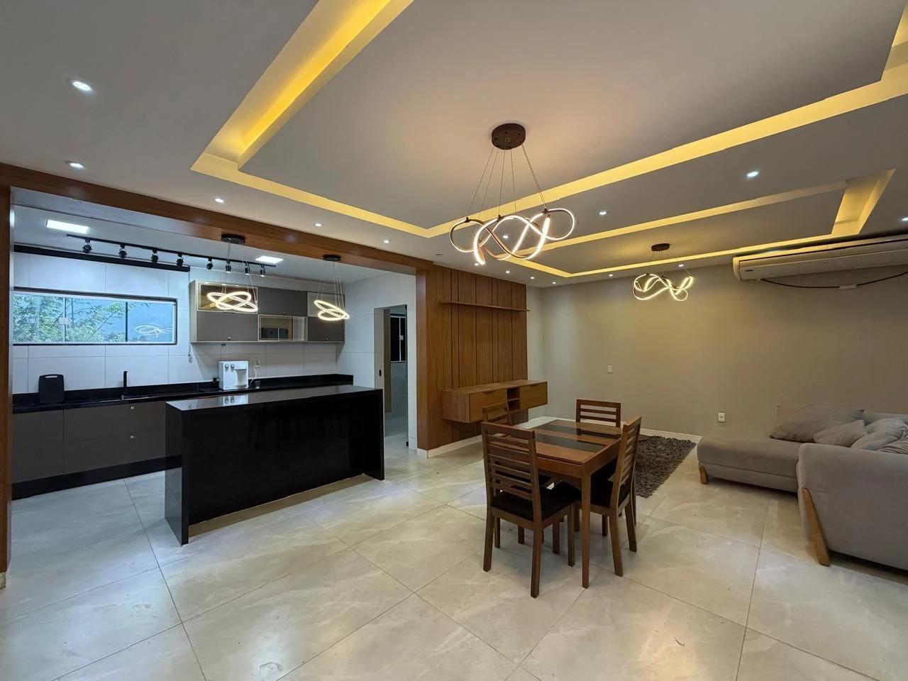 Casa em condomínio com 5 quartos e cozinha integrada — photo 11