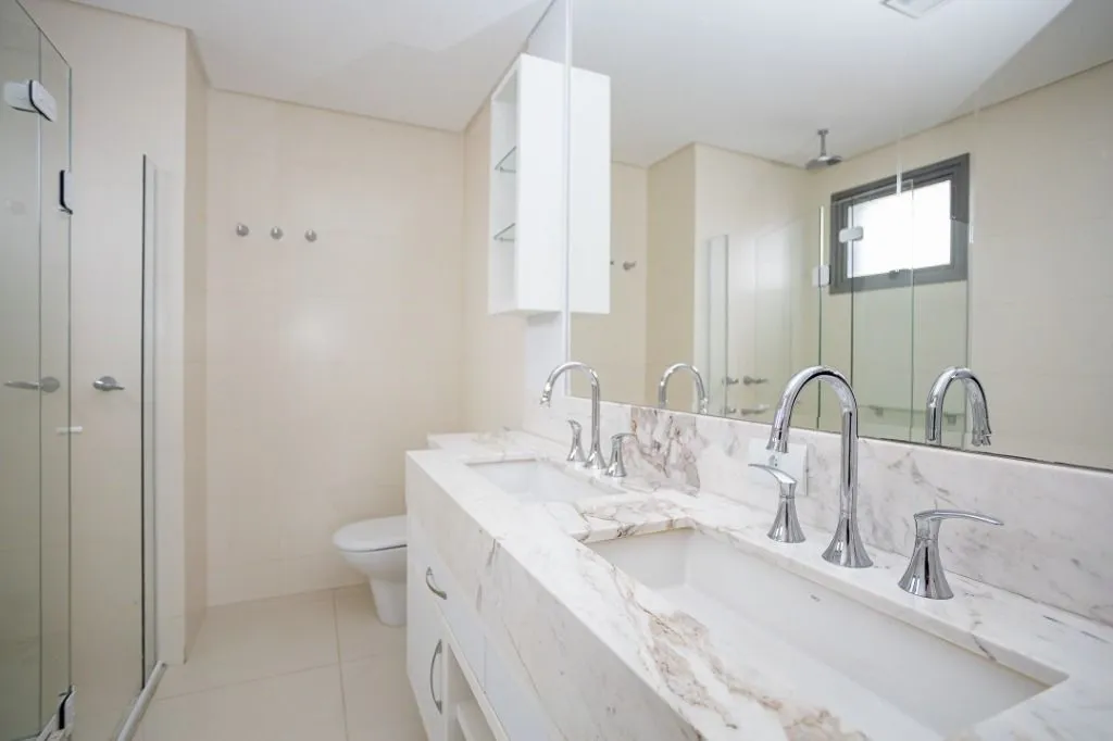 Apartamento com 3 quartos e 160 m², cozinha com fogão a gás — photo 9