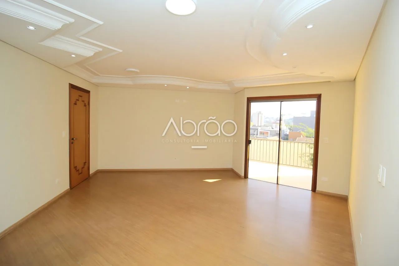 Commercial house with 5 bedrooms and 528 m², integrated kitchen — photo 13