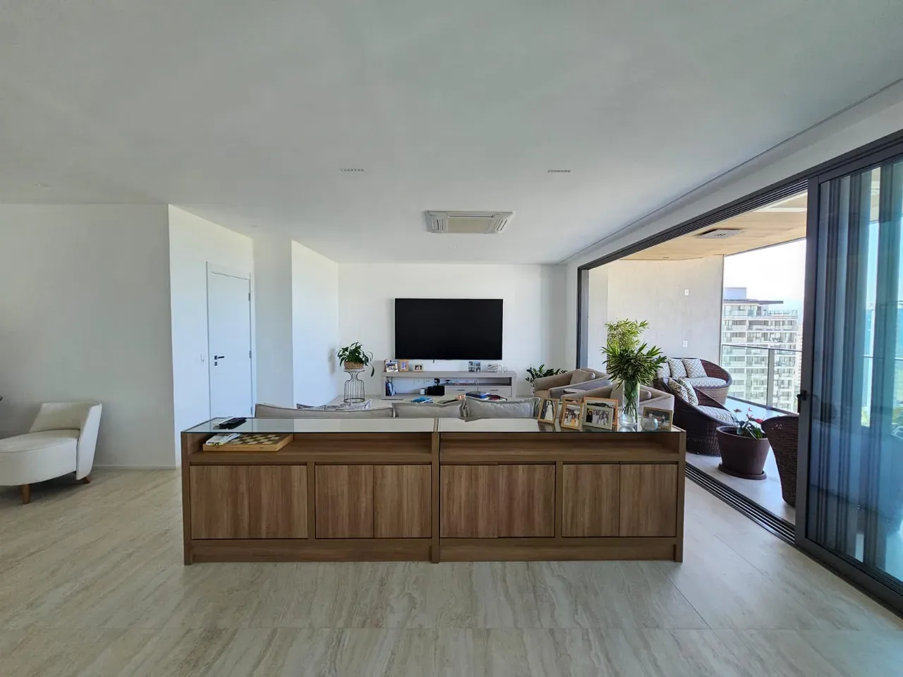 231 m² apartment with 3 bedrooms and 5 bathrooms — photo 6