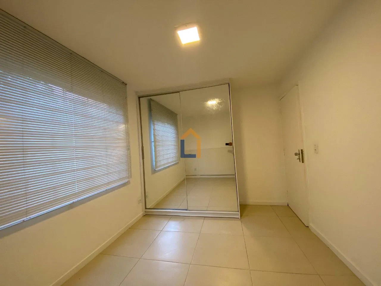 Ground-floor apartment with 2 bedrooms and integrated kitchen — photo 13
