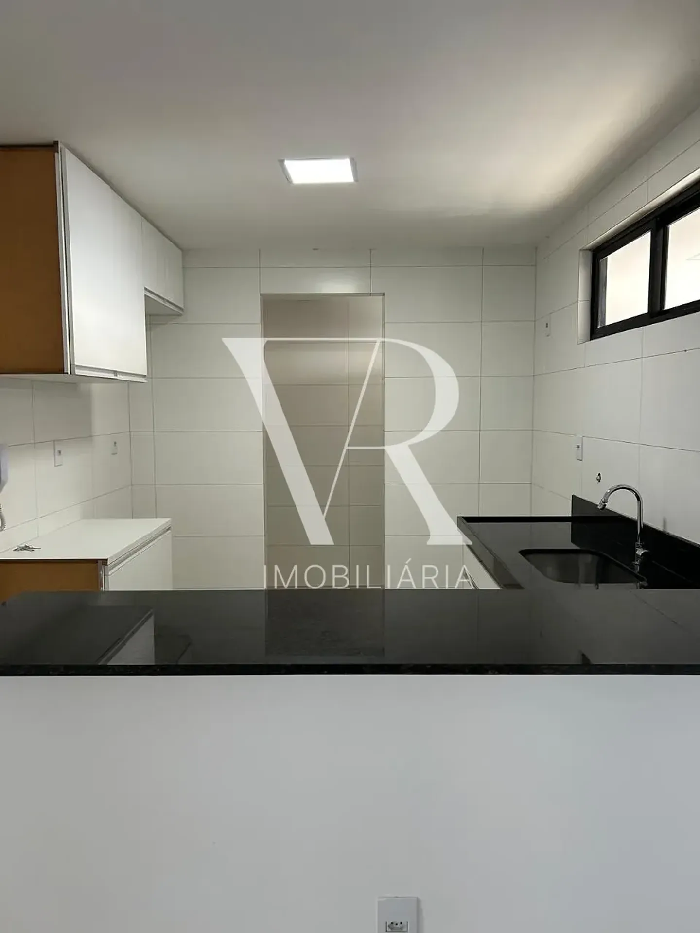 2-bedroom apartment with a separate kitchen — photo 5