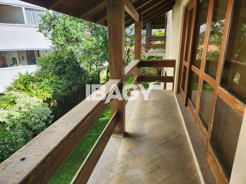 6-bedroom house with 600 m²; 3 suites and 5 bathrooms — photo 40