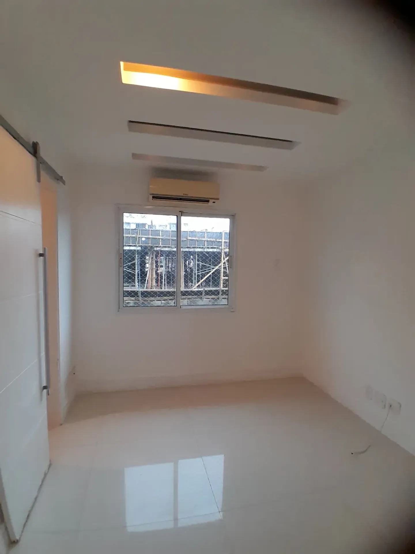 House with 4 en-suite bedrooms and 3 parking spots — photo 21