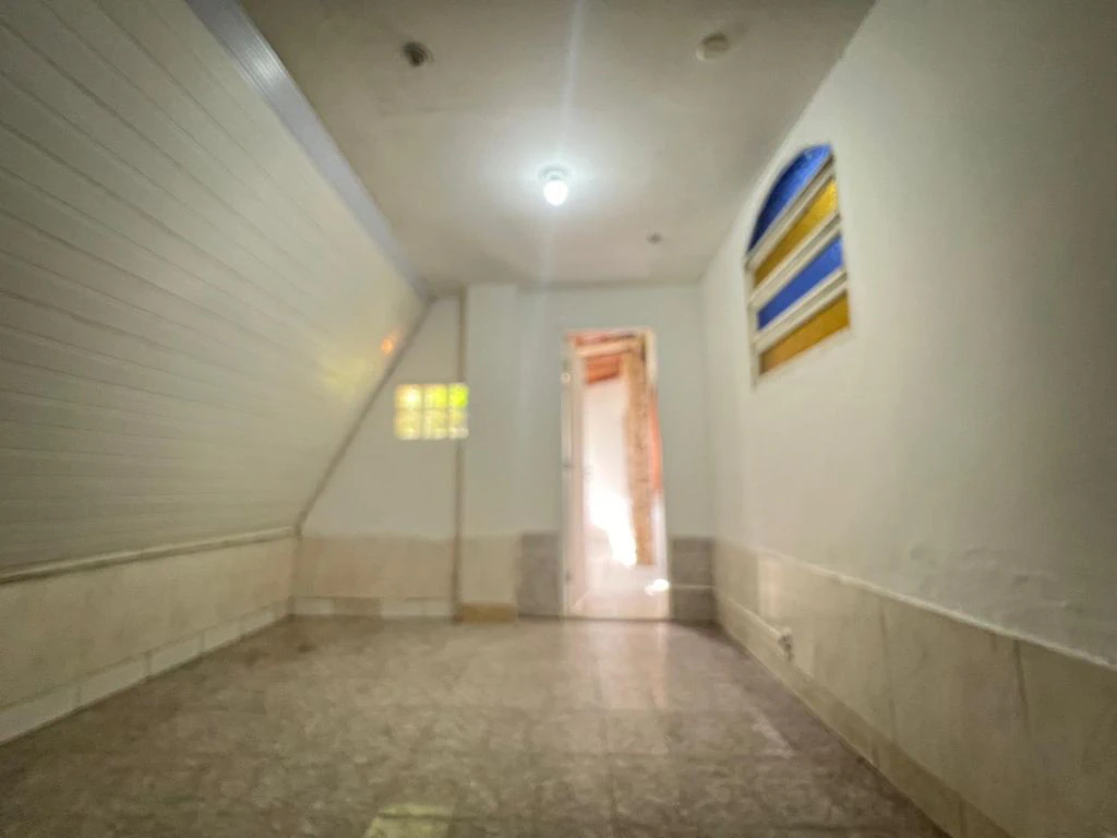 Rental house with 3 bedrooms, 2 suites, and balcony — photo 17