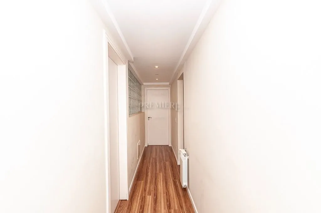 Furnished house with 4 bedrooms across 1167 m² and 8 spots — photo 117