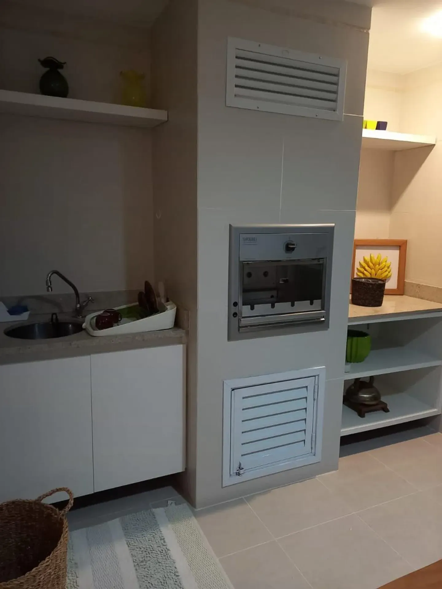 Furnished apartment with balcony, 4 bedrooms and 5 baths — photo 2