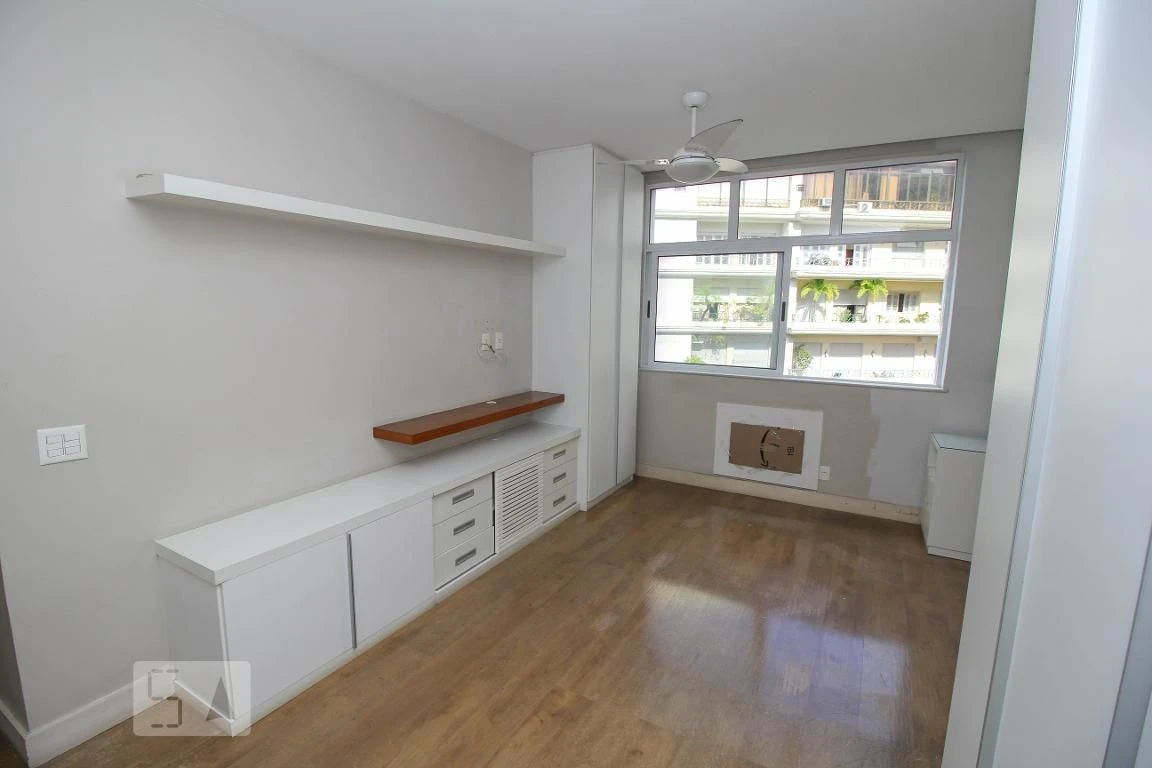 3-bedroom apartment with a home office — photo 36
