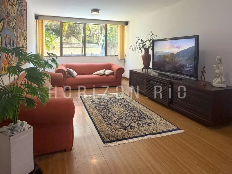 House, 800 m², with a mountain view — photo 14