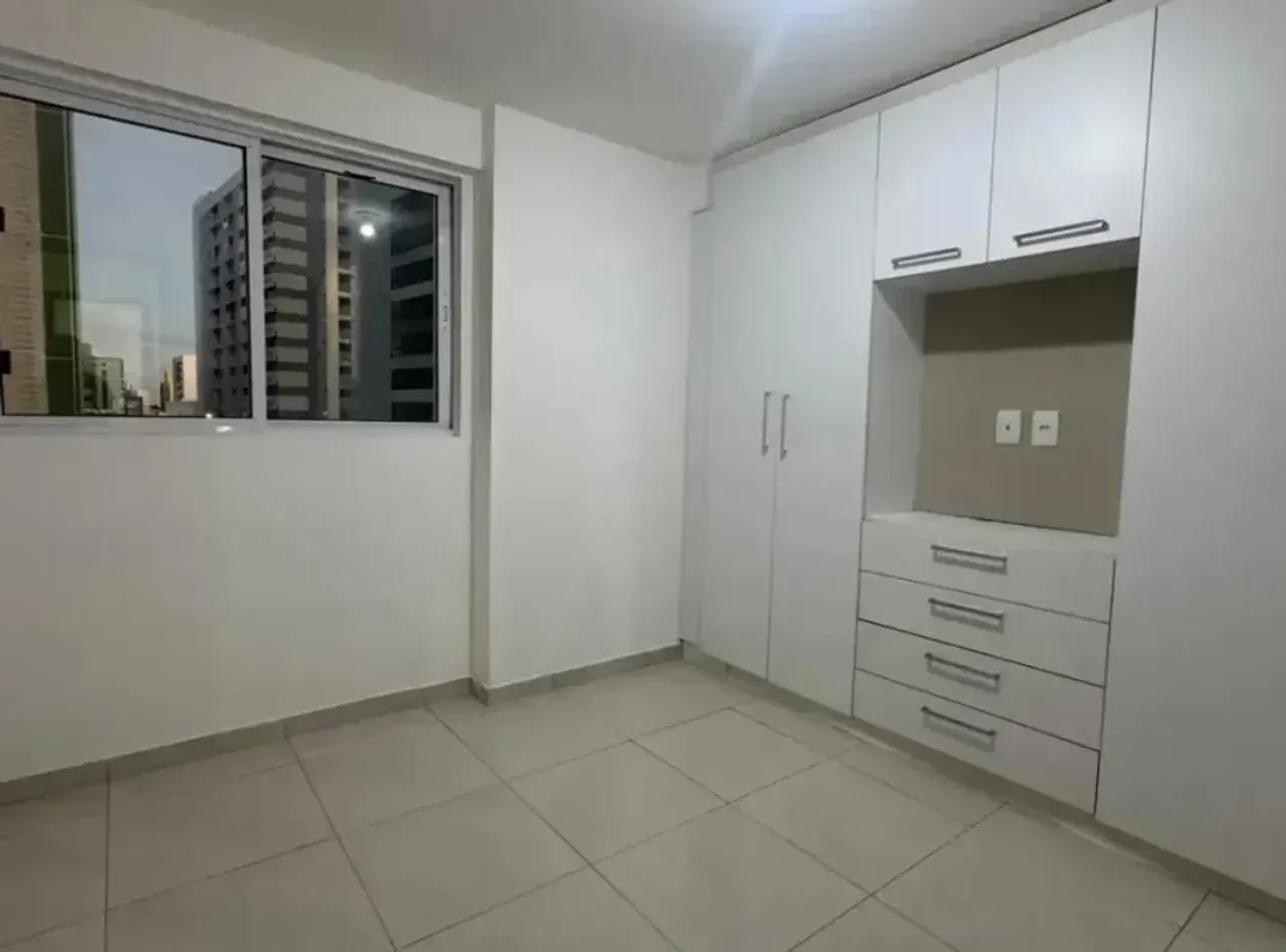 3-bedroom apartment in a building with a coworking space — photo 3
