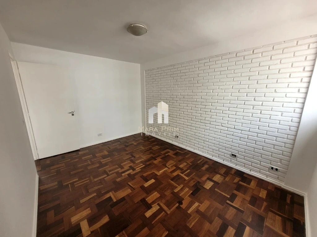 3-bedroom apartment with wood or laminate floors in Curitiba — photo 17