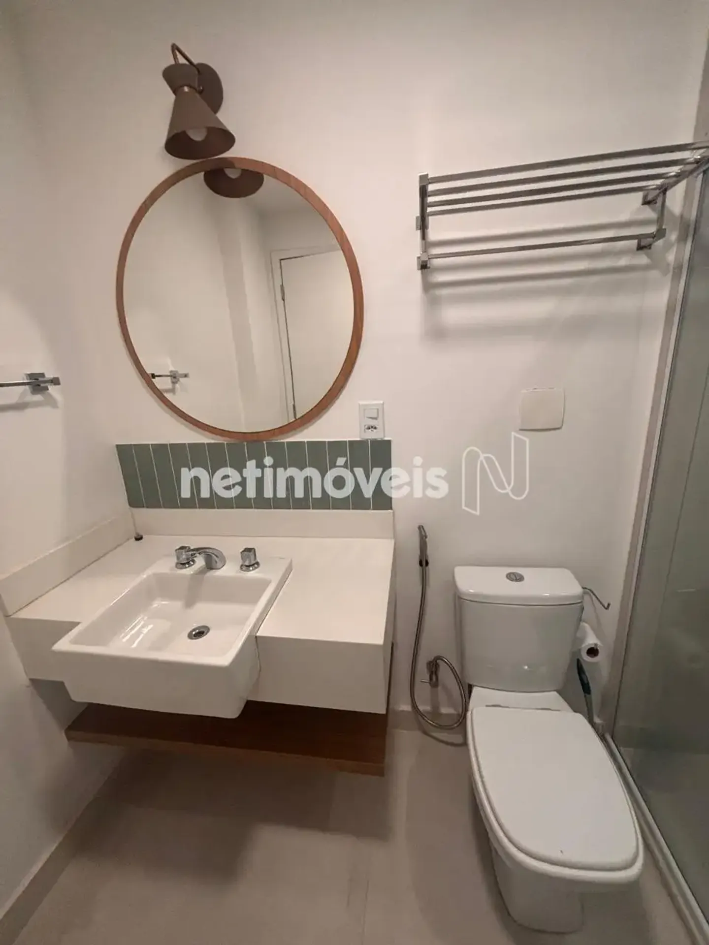 Wood or laminate floors in a 2-bedroom apartment, 78 m² — photo 18